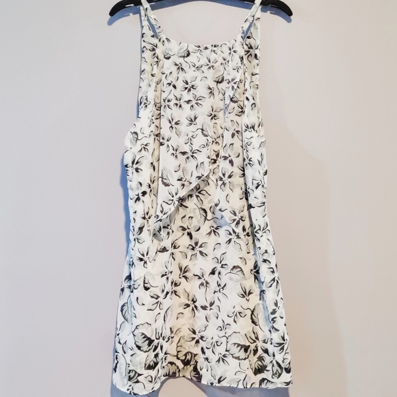 Cabi Sleeveless Blouse w/ Flutter Back - Picture 5 of 12